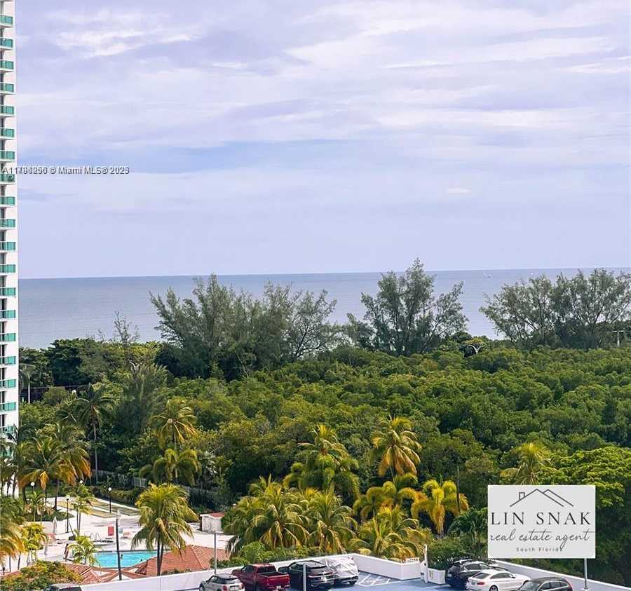 Small Image of 300 BAYVIEW DR #915, Sunny Isles Beach Number 5