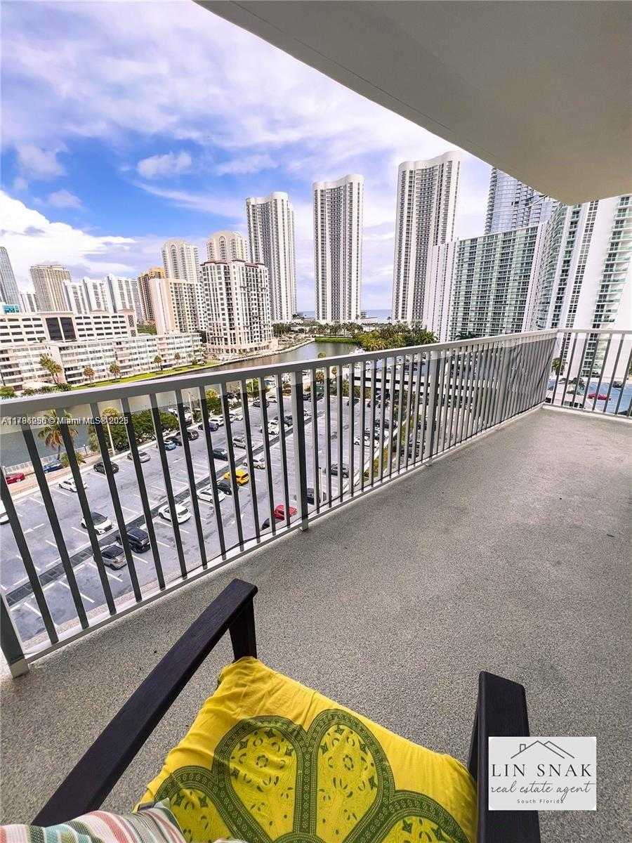 Small Image of 300 BAYVIEW DR #915, Sunny Isles Beach Number 7