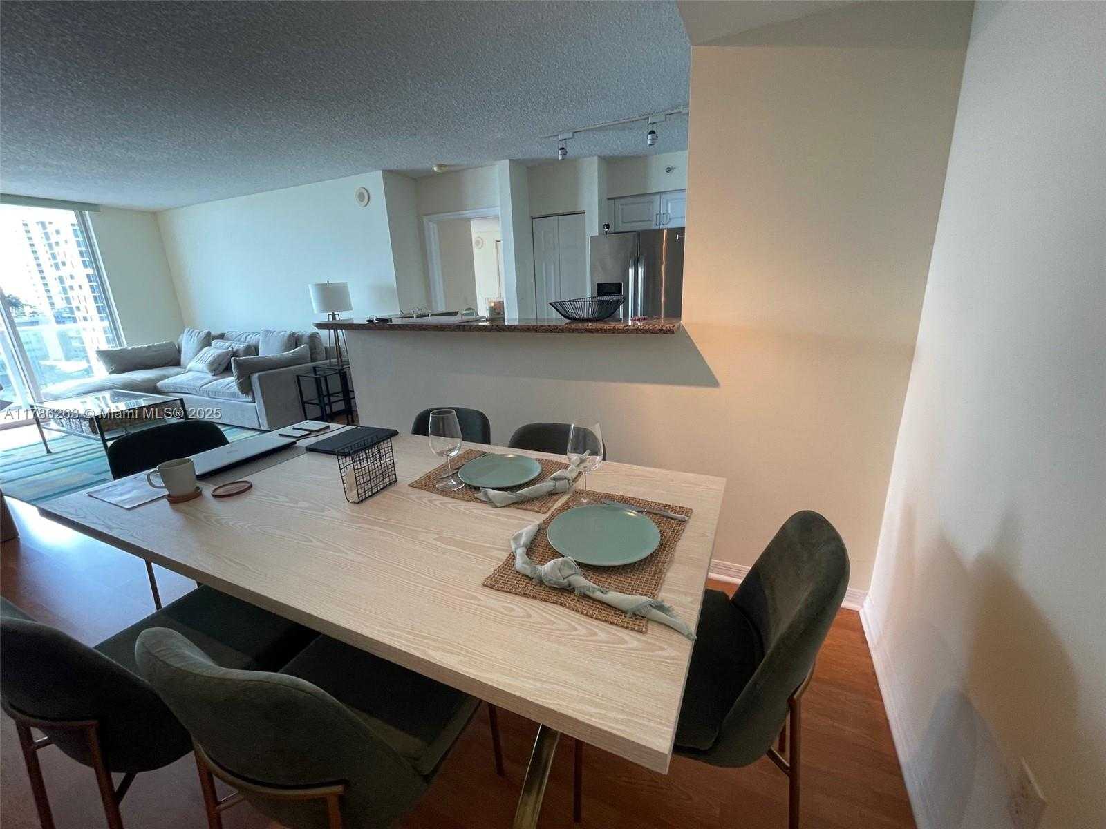 Small Image of 1155 #909, Miami Number 10
