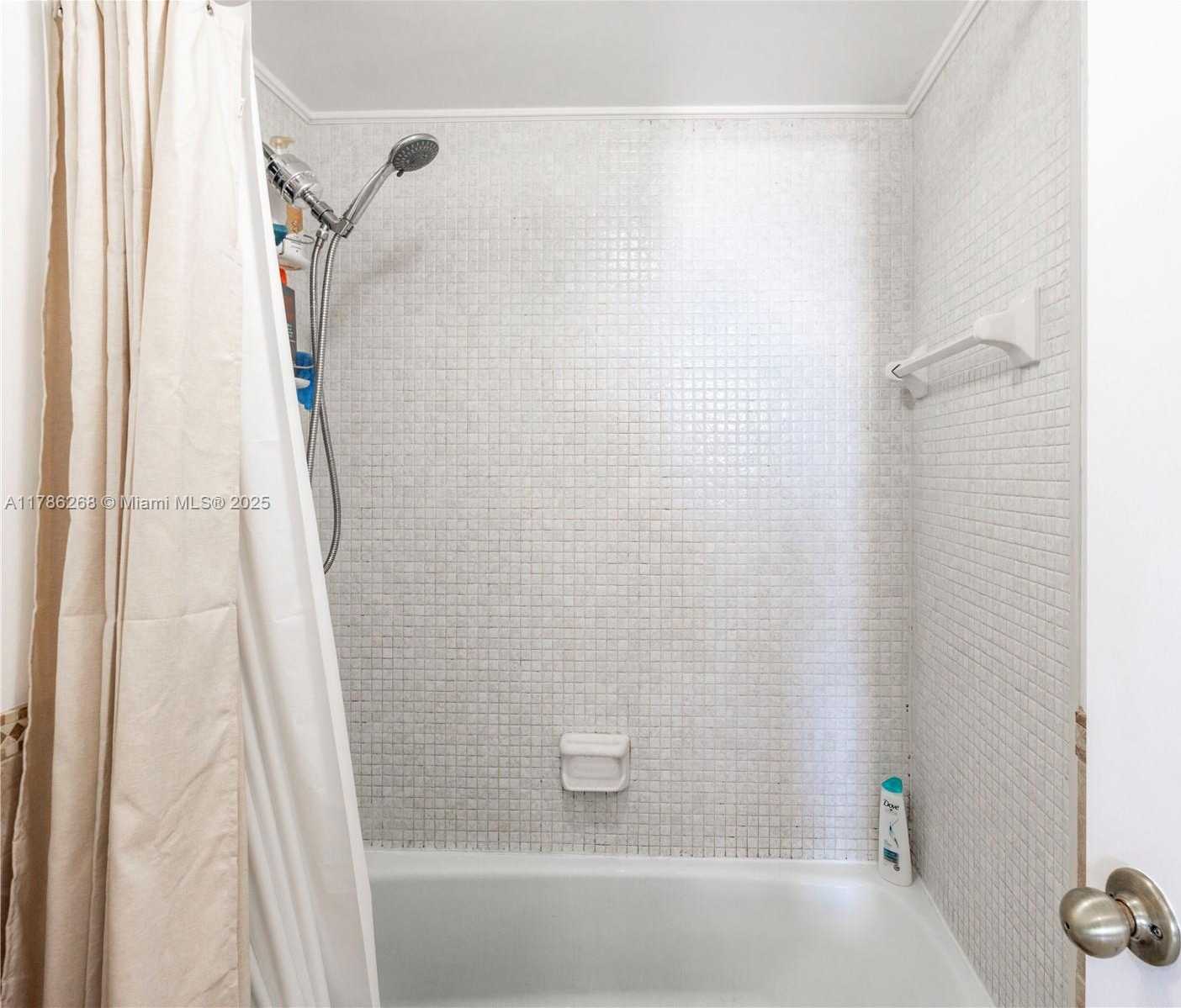 Small Image of 2899 COLLINS AVE #742, Miami Beach Number 18