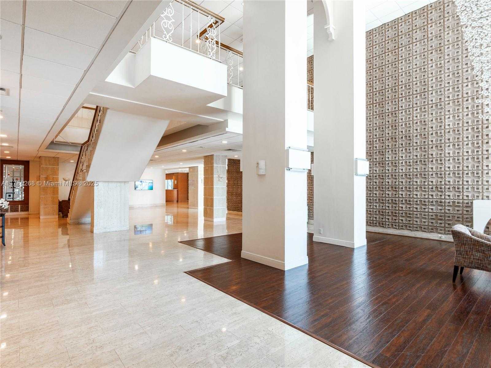 Small Image of 2899 COLLINS AVE #742, Miami Beach Number 20