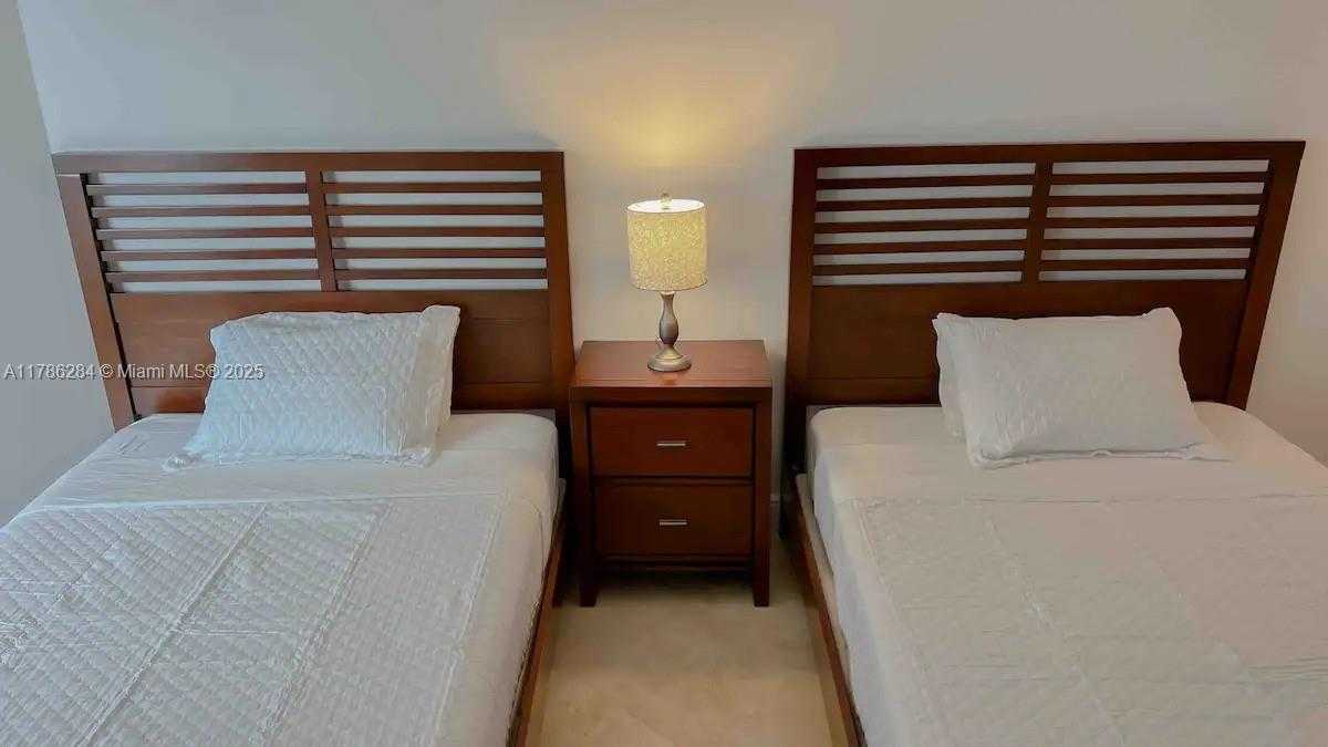 Small Image of 1717 NORTH BAYSHORE DR #A-2741, Miami Number 12