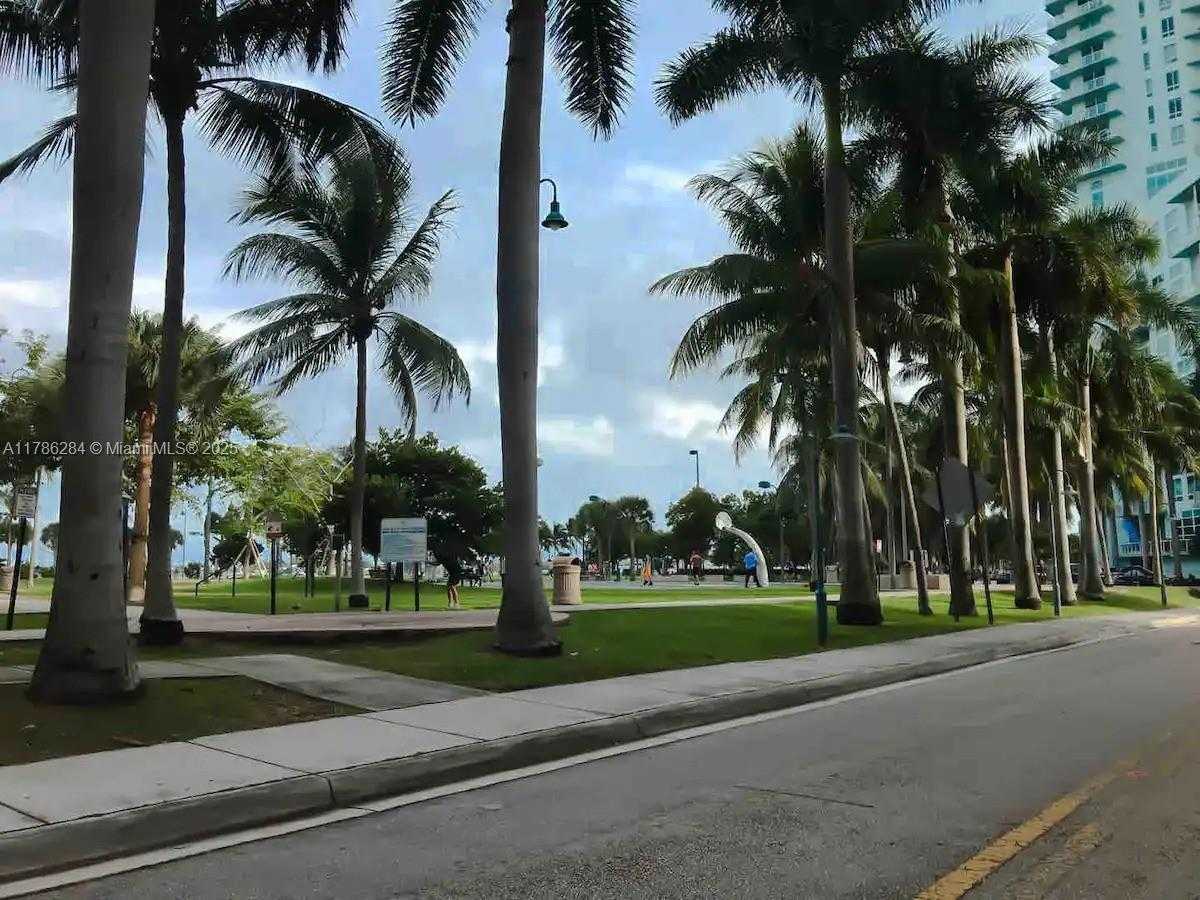Small Image of 1717 NORTH BAYSHORE DR #A-2741, Miami Number 18
