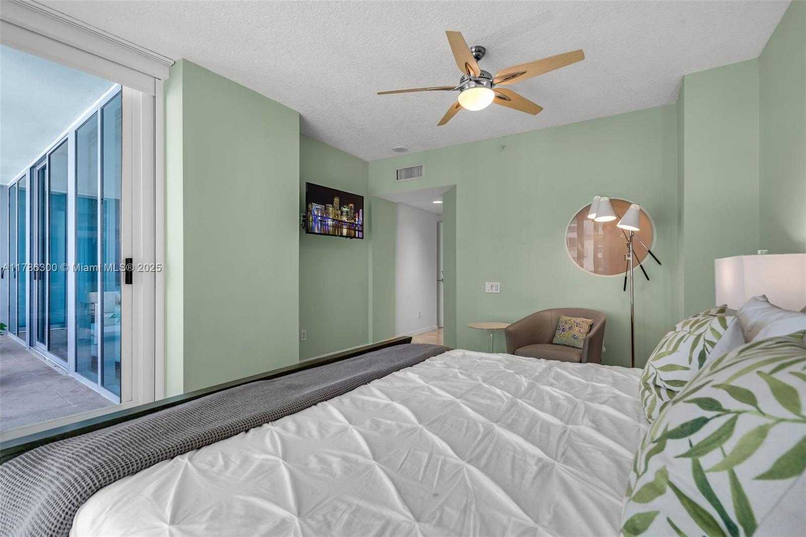 Small Image of 1500 OCEAN DR #PH-05, Miami Beach Number 16