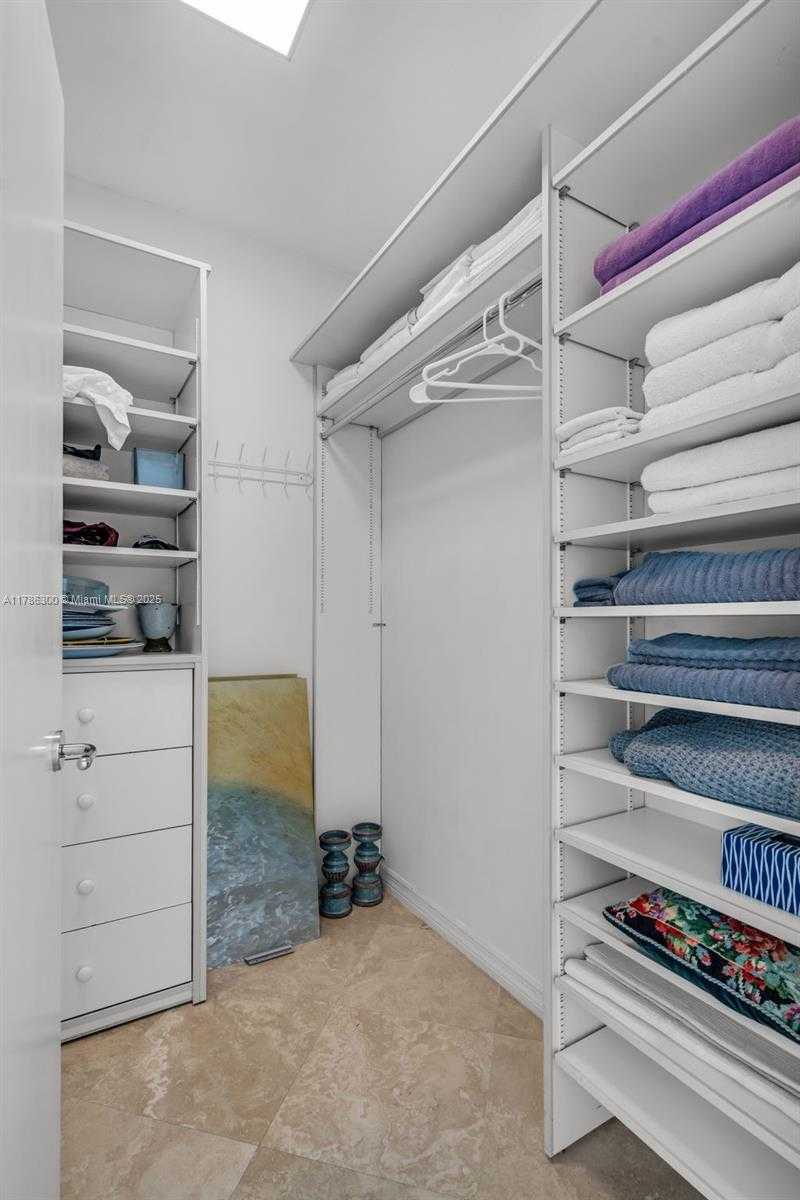 Small Image of 1500 OCEAN DR #PH-05, Miami Beach Number 20