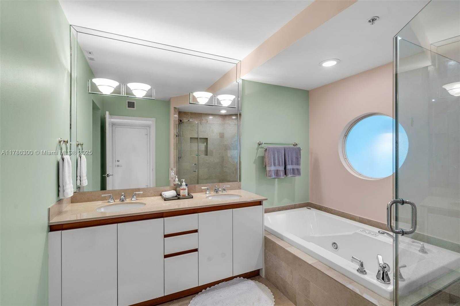Small Image of 1500 OCEAN DR #PH-05, Miami Beach Number 24
