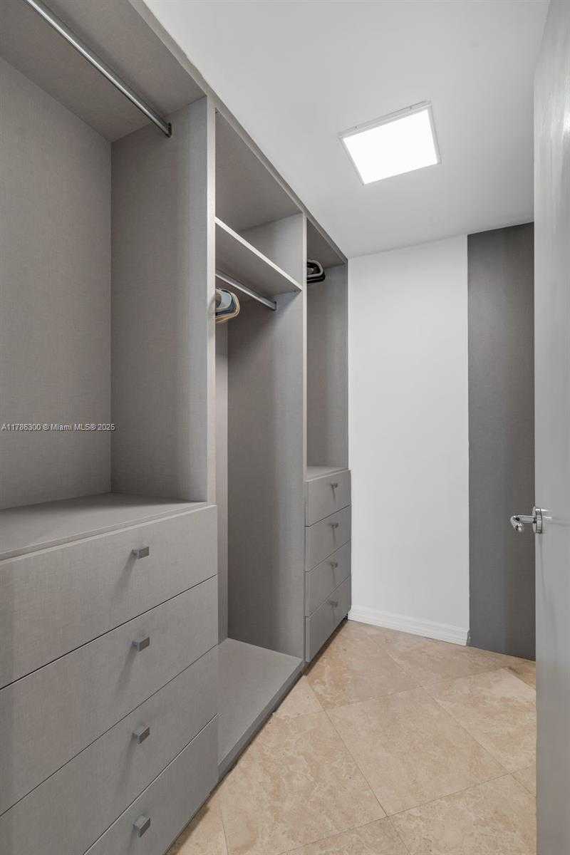 Small Image of 1500 OCEAN DR #PH-05, Miami Beach Number 25