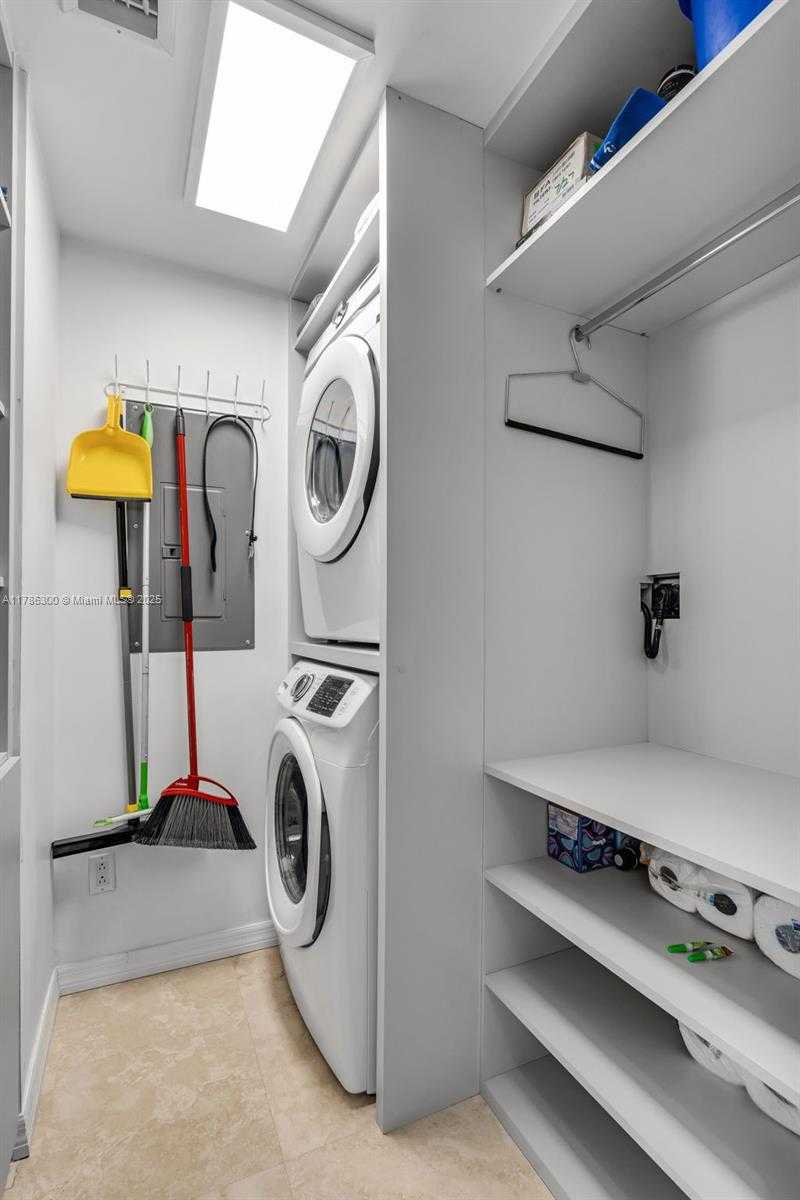 Small Image of 1500 OCEAN DR #PH-05, Miami Beach Number 26