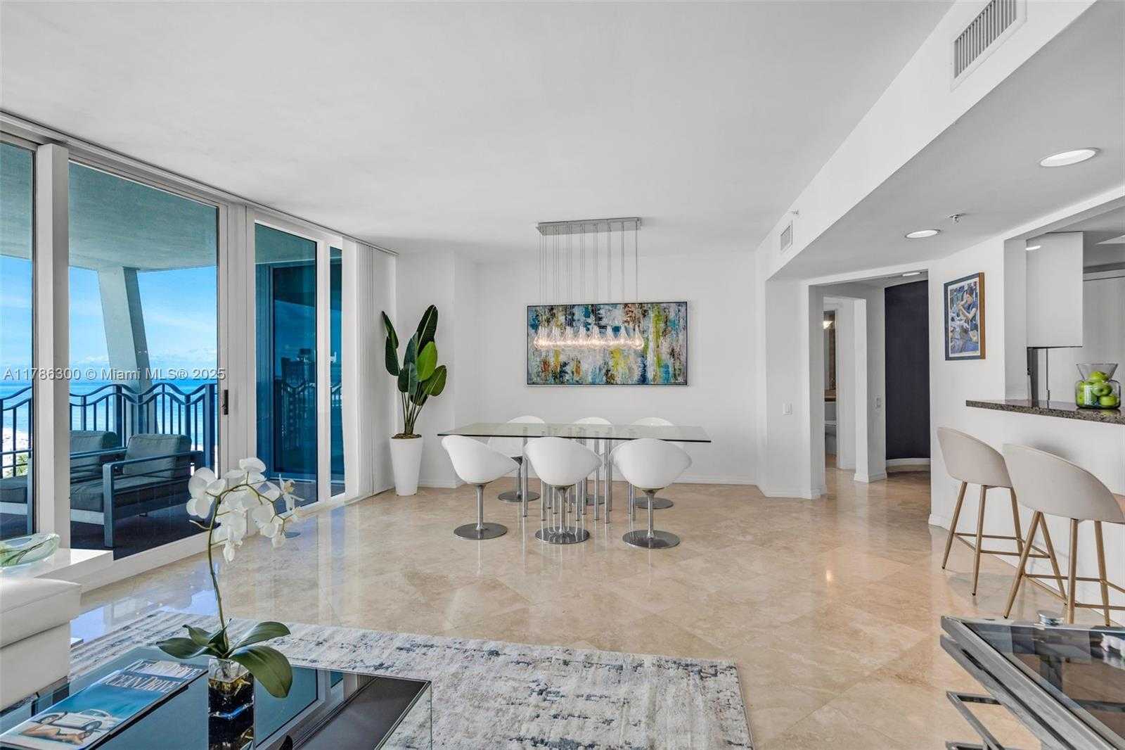 Small Image of 1500 OCEAN DR #PH-05, Miami Beach Number 3