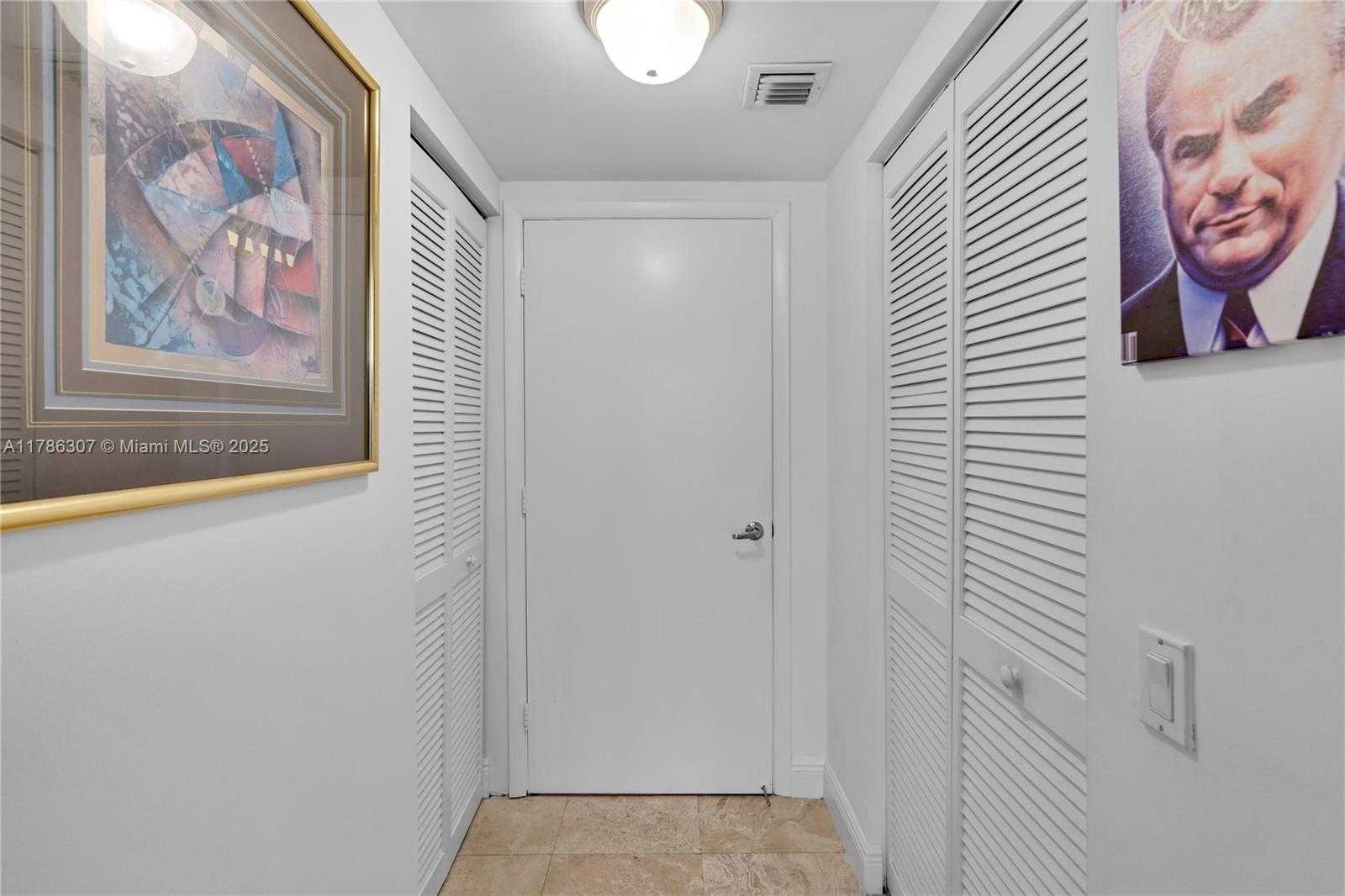 Small Image of 41 SOUTH EAST 5TH ST #1214, Miami Number 12