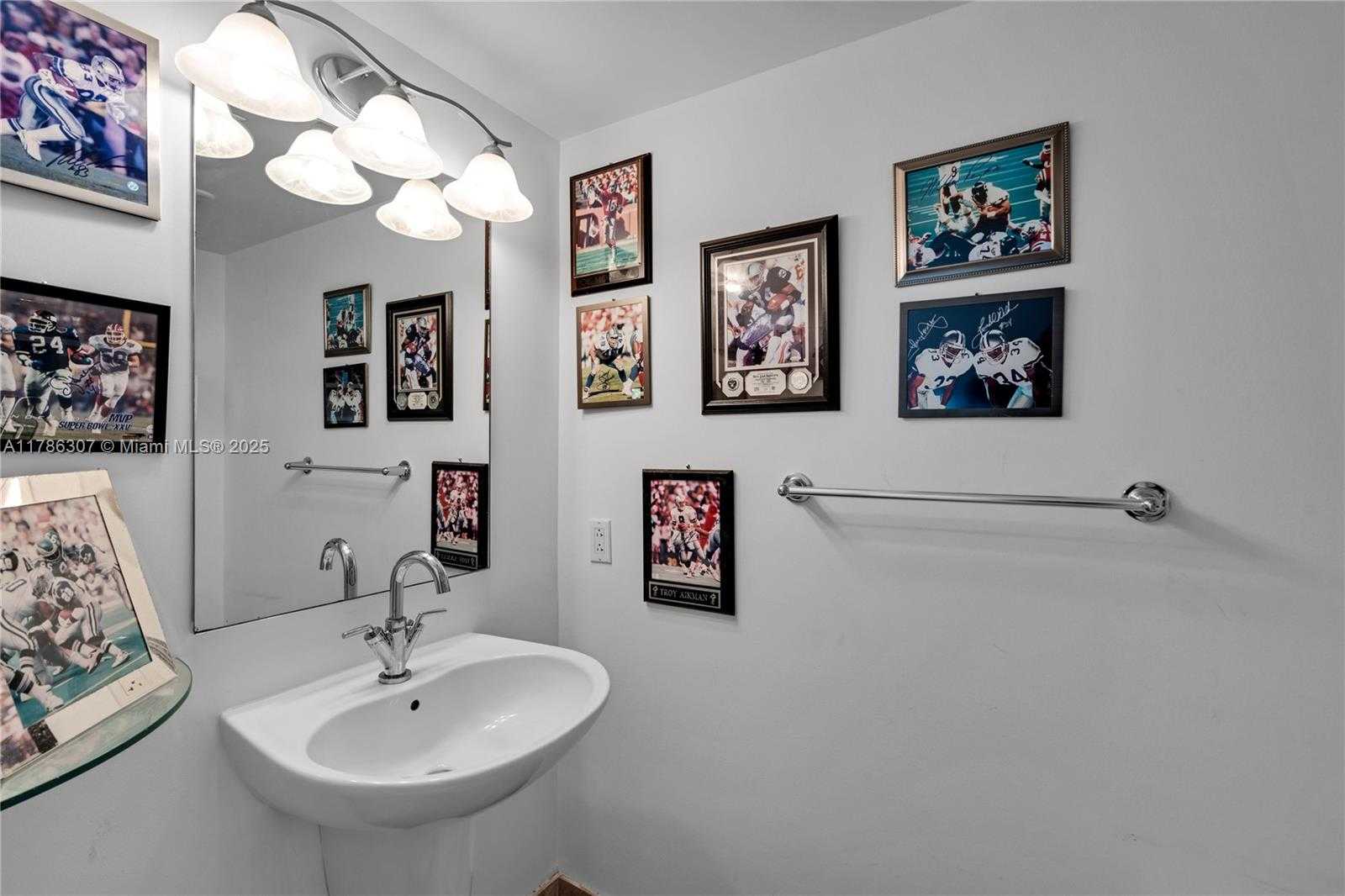 Small Image of 41 SOUTH EAST 5TH ST #1214, Miami Number 15
