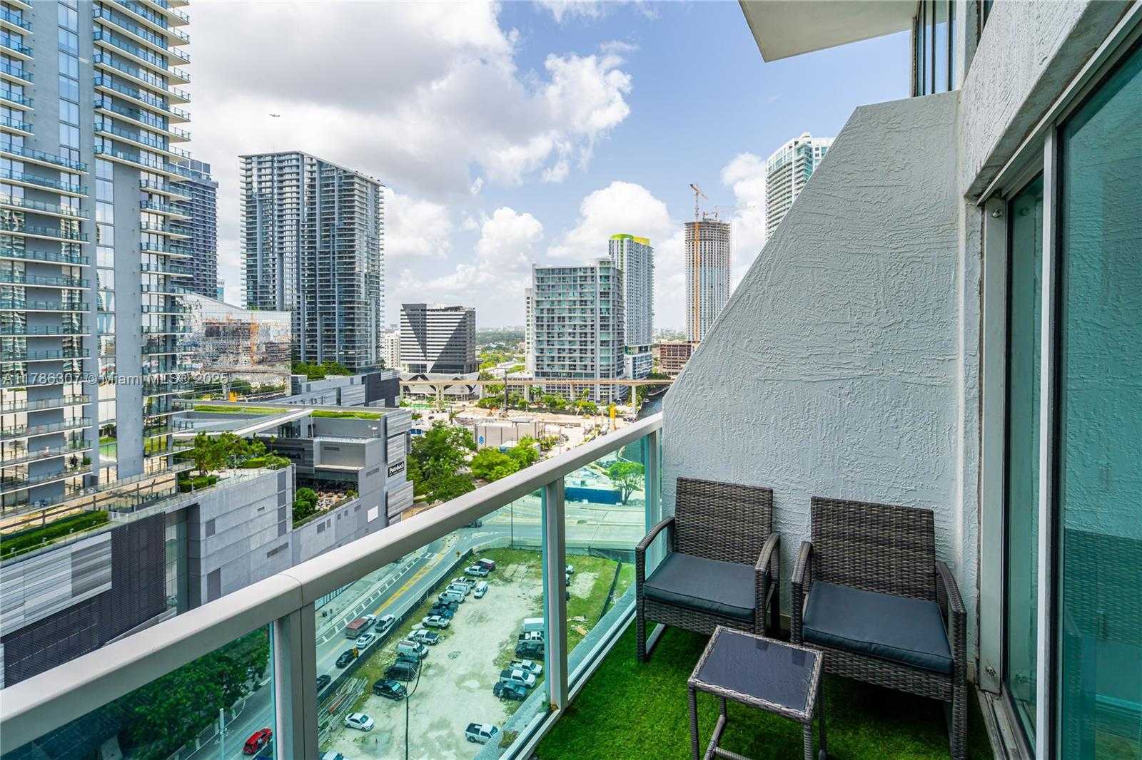 Small Image of 41 SOUTH EAST 5TH ST #1214, Miami Number 19