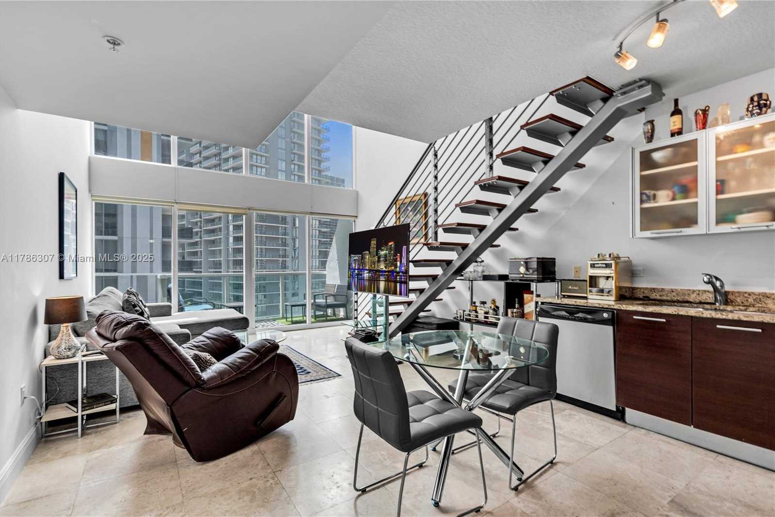 Small Image of 41 SOUTH EAST 5TH ST #1214, Miami Number 3