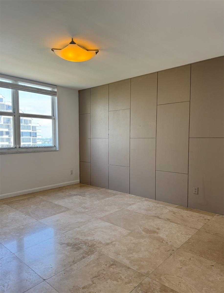 Small Image of 770 NORTH EAST CLAUGHTON ISLAND DR #1103, Miami Number 11