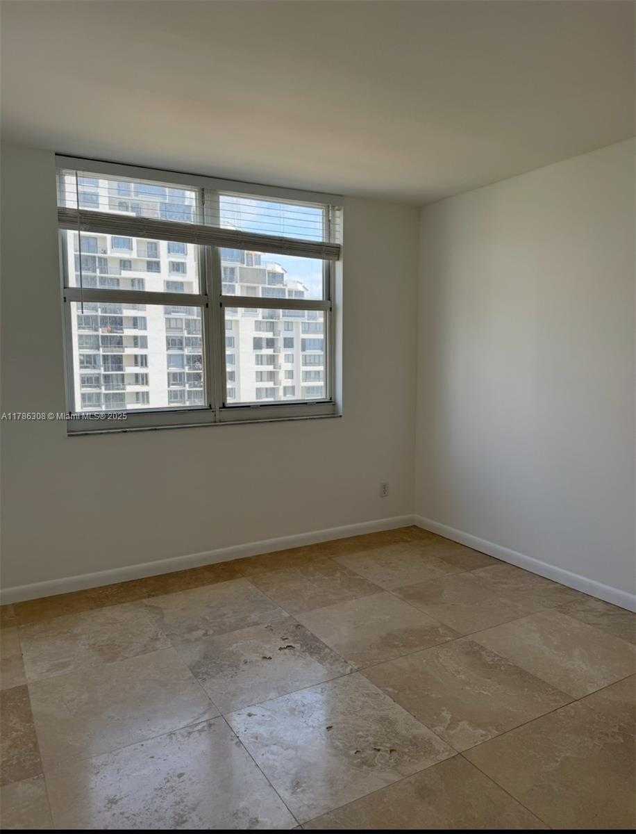 Small Image of 770 NORTH EAST CLAUGHTON ISLAND DR #1103, Miami Number 12