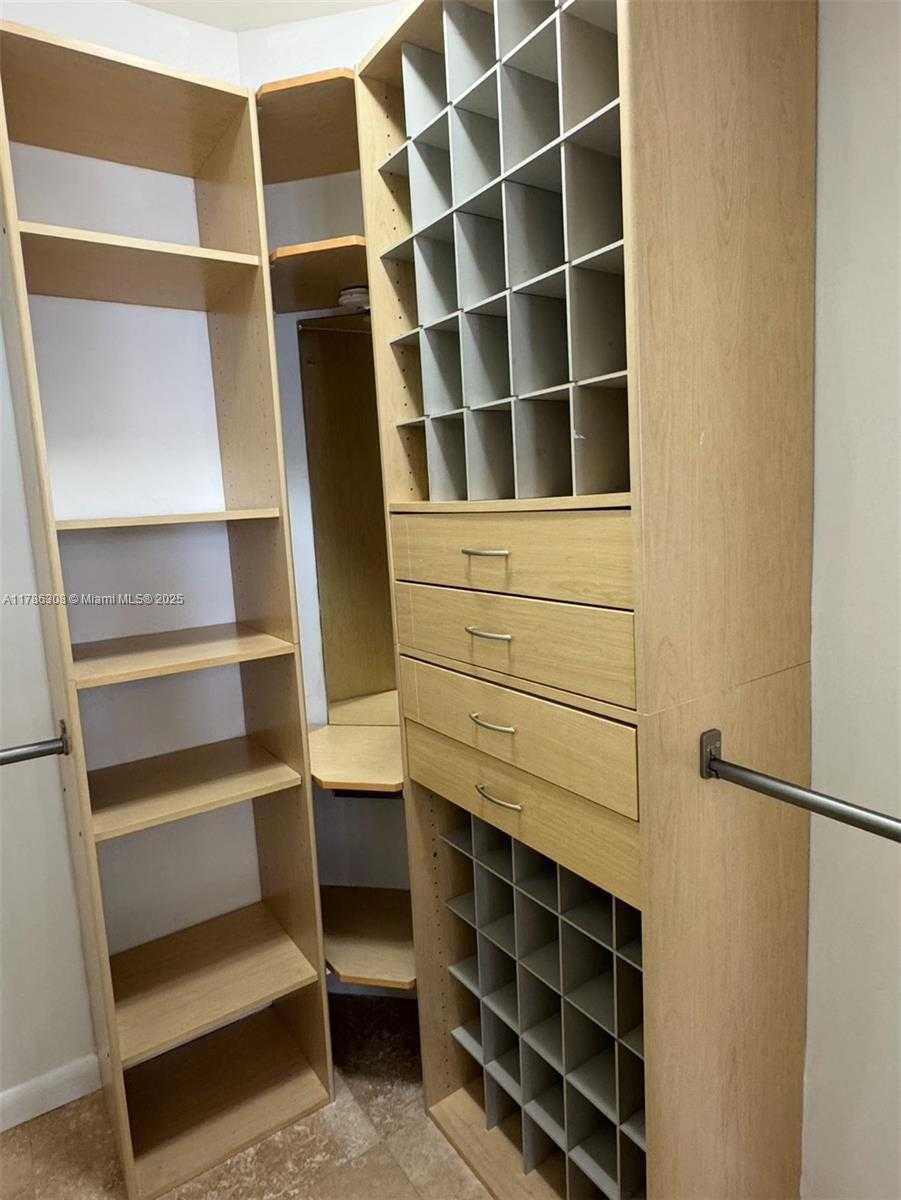 Small Image of 770 NORTH EAST CLAUGHTON ISLAND DR #1103, Miami Number 14