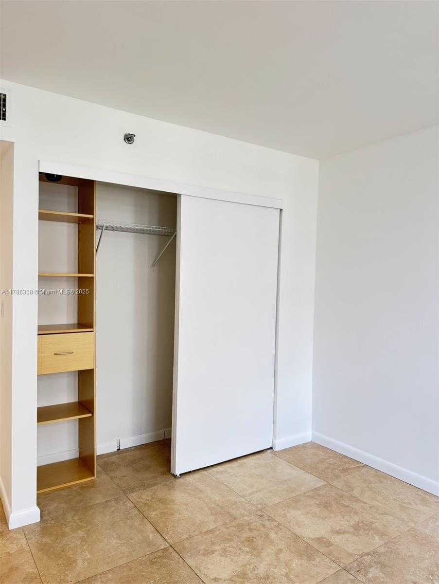 Small Image of 770 NORTH EAST CLAUGHTON ISLAND DR #1103, Miami Number 15