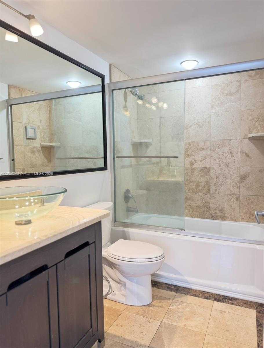 Small Image of 770 NORTH EAST CLAUGHTON ISLAND DR #1103, Miami Number 17