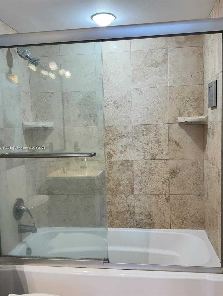 Small Image of 770 NORTH EAST CLAUGHTON ISLAND DR #1103, Miami Number 18