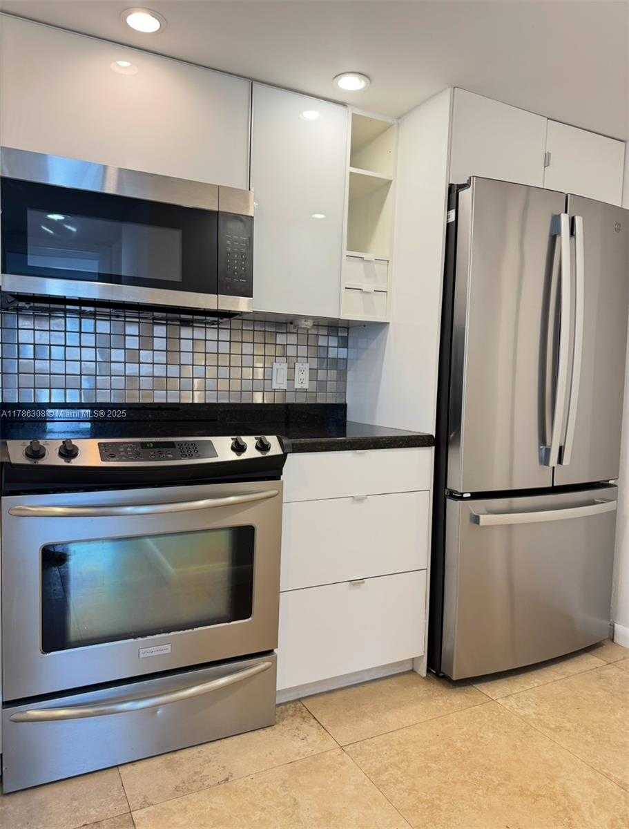 Small Image of 770 NORTH EAST CLAUGHTON ISLAND DR #1103, Miami Number 2