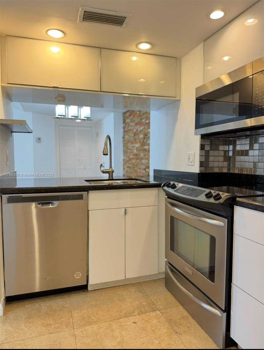 Small Image of 770 NORTH EAST CLAUGHTON ISLAND DR #1103, Miami Number 3