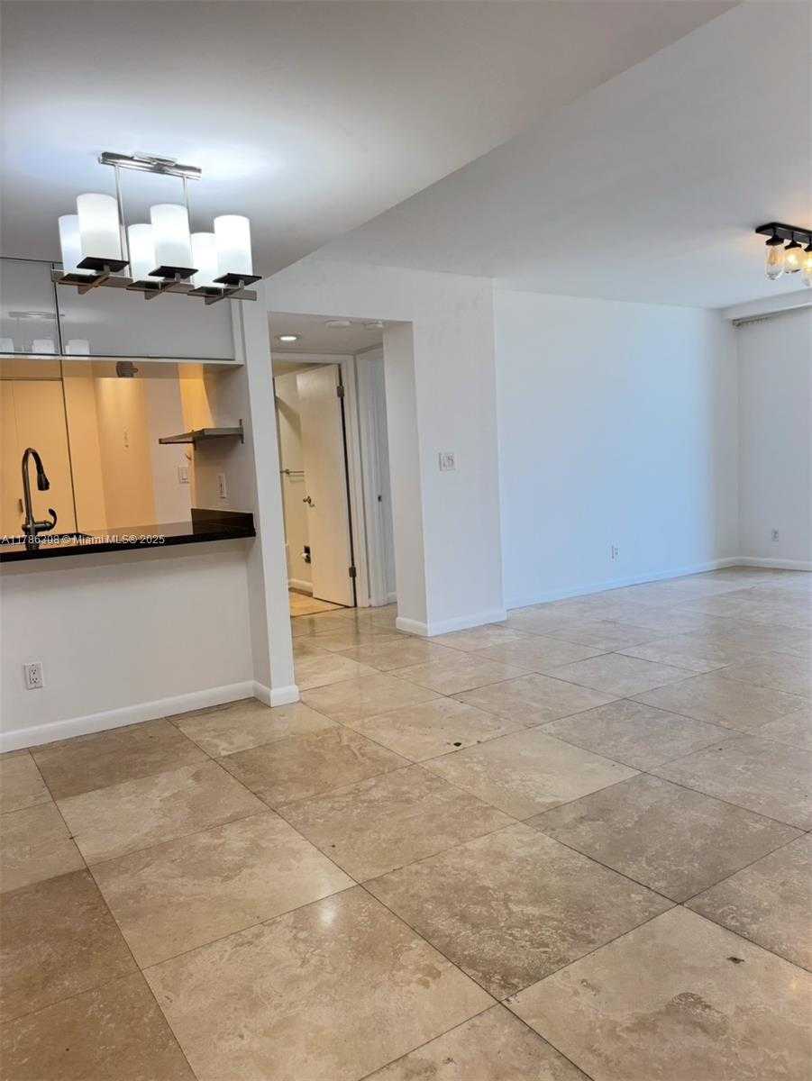 Small Image of 770 NORTH EAST CLAUGHTON ISLAND DR #1103, Miami Number 5
