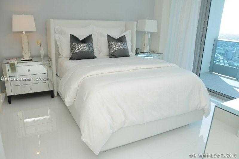Small Image of 200 BISCAYNE BOULEVARD WAY #3809, Miami Number 11