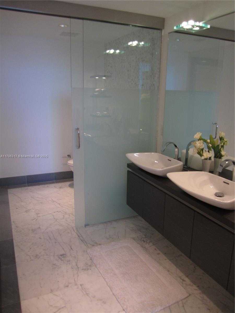 Small Image of 200 BISCAYNE BOULEVARD WAY #3809, Miami Number 12