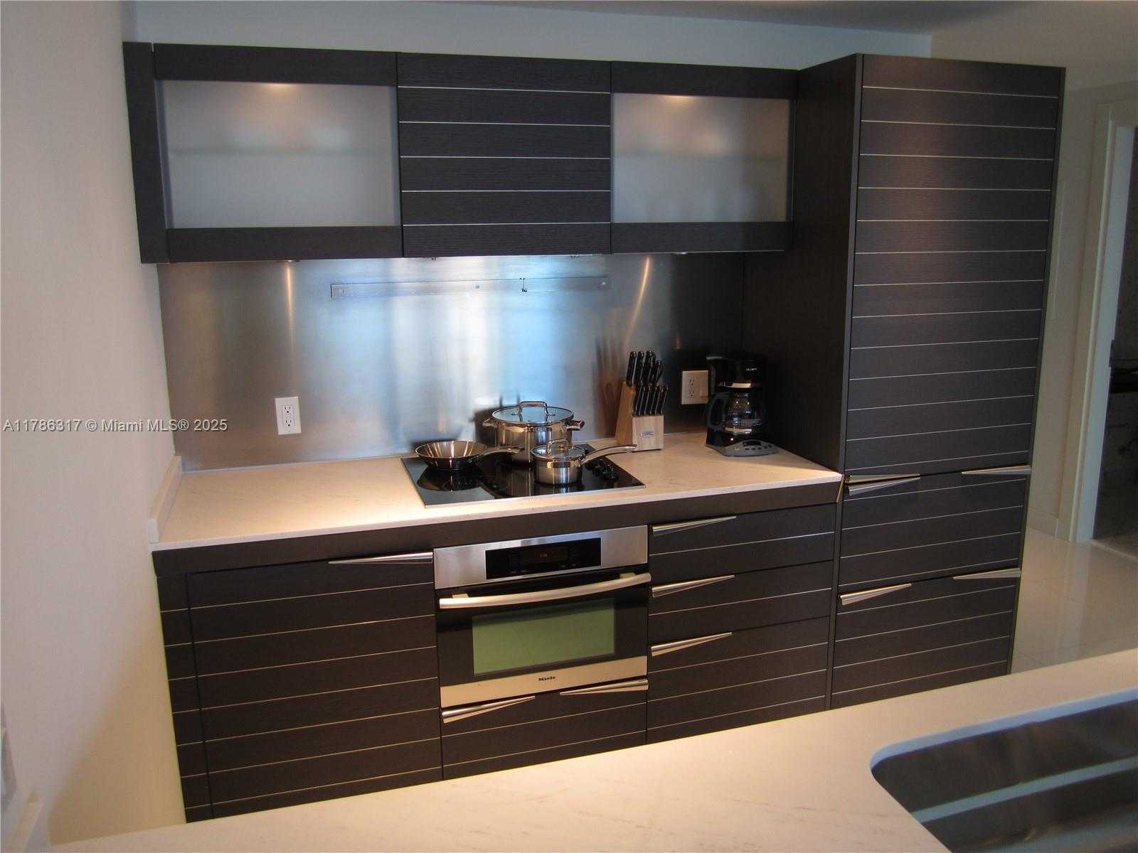 Small Image of 200 BISCAYNE BOULEVARD WAY #3809, Miami Number 9