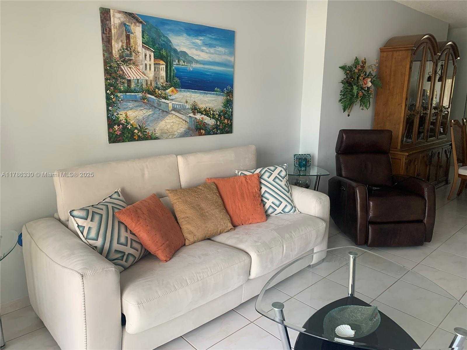 Small Image of 1985 SOUTH OCEAN DR #MZM, Hallandale Beach Number 2