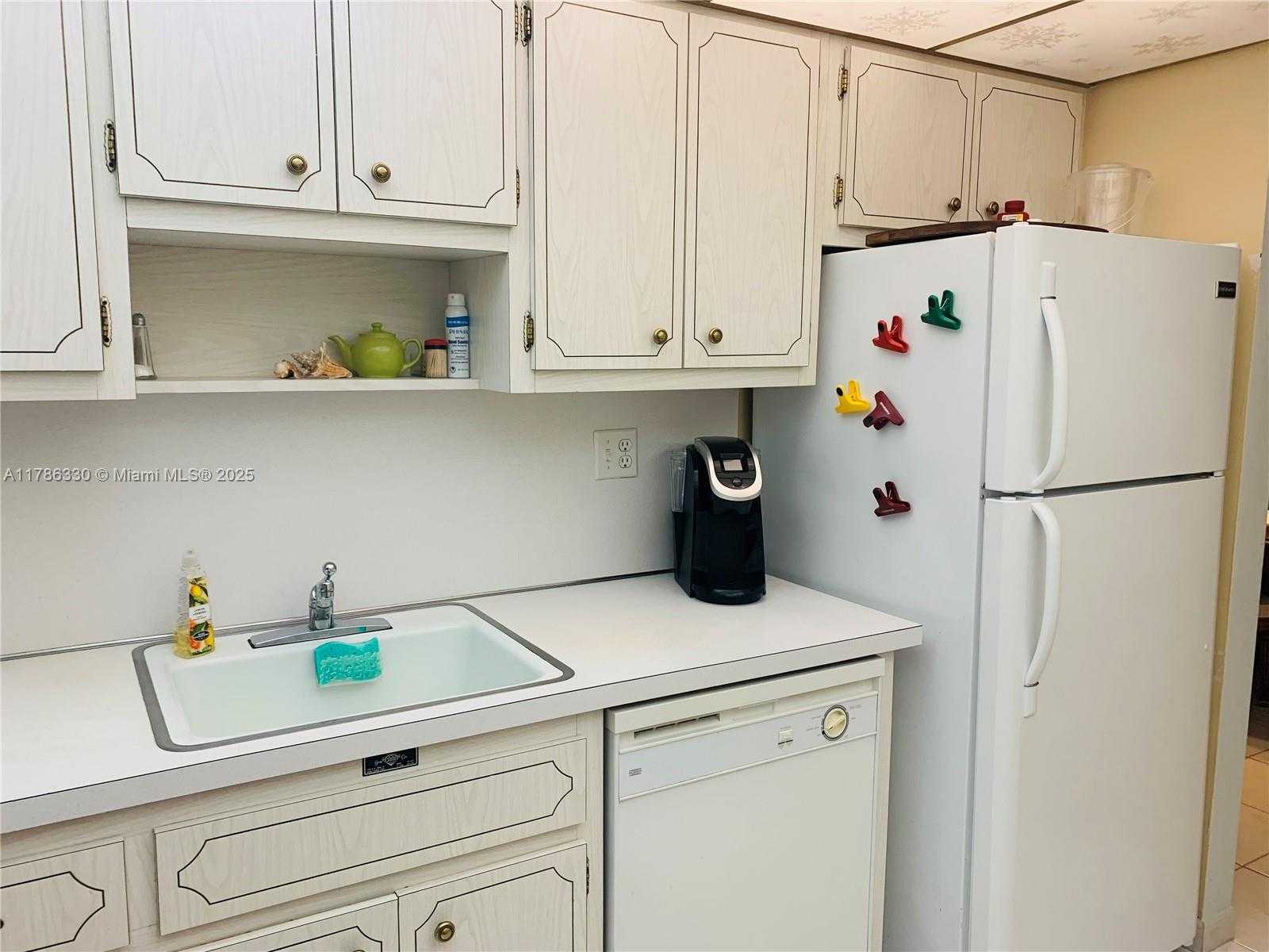 Small Image of 1985 SOUTH OCEAN DR #MZM, Hallandale Beach Number 6