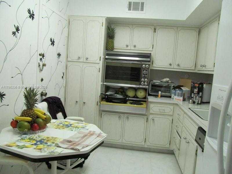 Small Image of 1985 SOUTH OCEAN DR #4L, Hallandale Beach Number 9