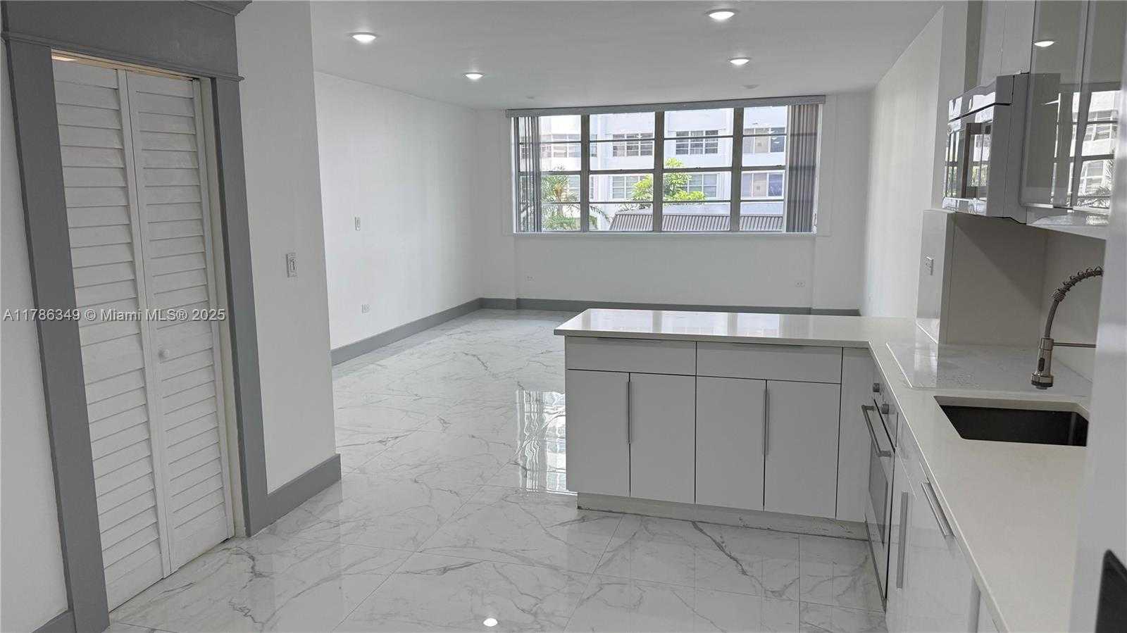 Small Image of 999 BRICKELL BAY DR #306, Miami Number 4