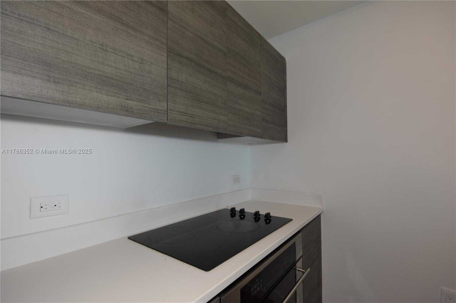 Small Image of 1100 SOUTH MIAMI AVE #2207, Miami Number 31