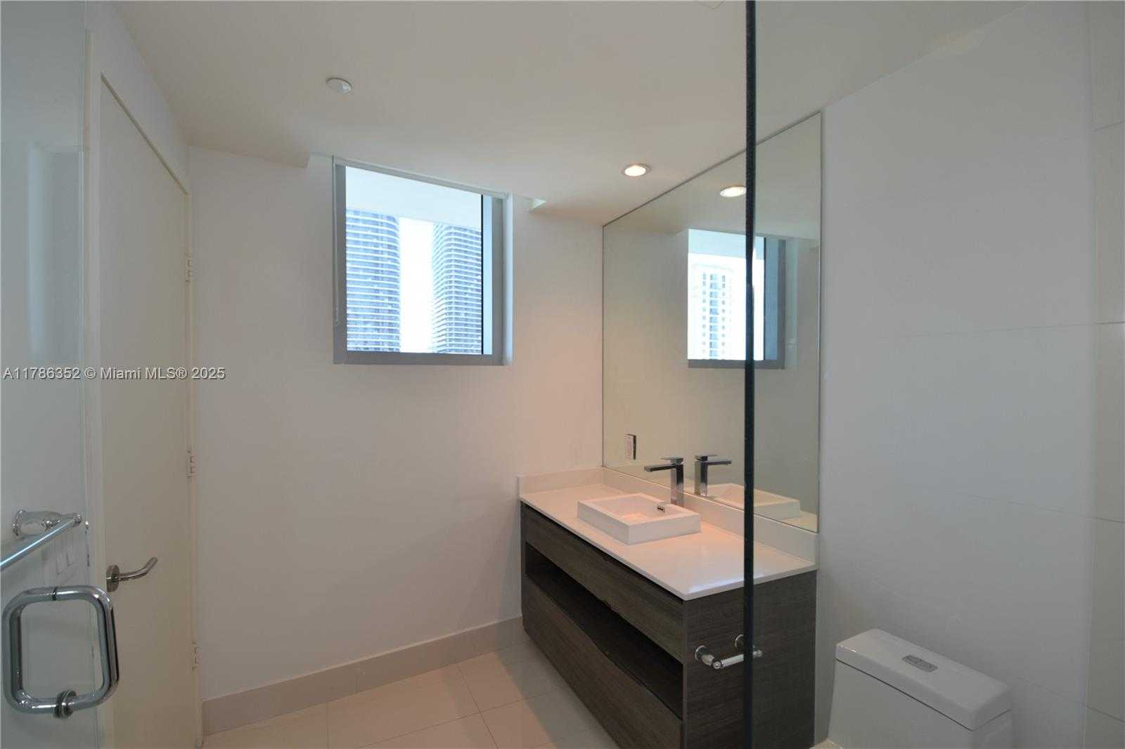 Small Image of 1100 SOUTH MIAMI AVE #2207, Miami Number 39