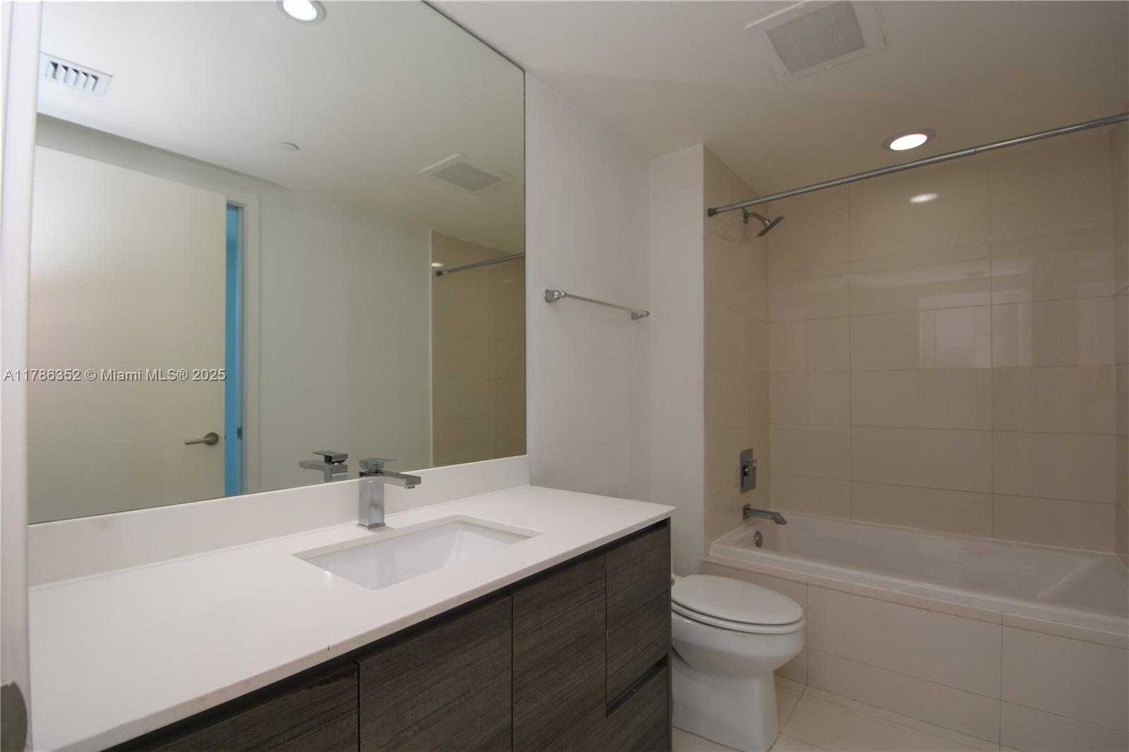 Small Image of 1100 SOUTH MIAMI AVE #2207, Miami Number 7