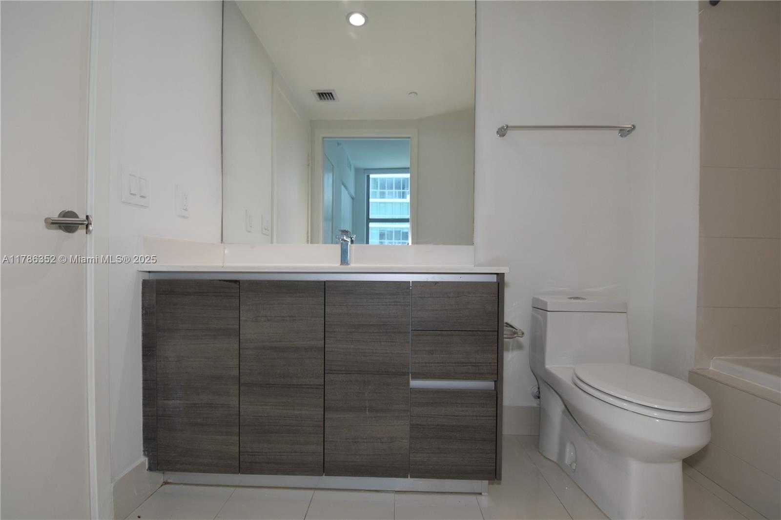 Small Image of 1100 SOUTH MIAMI AVE #2207, Miami Number 9