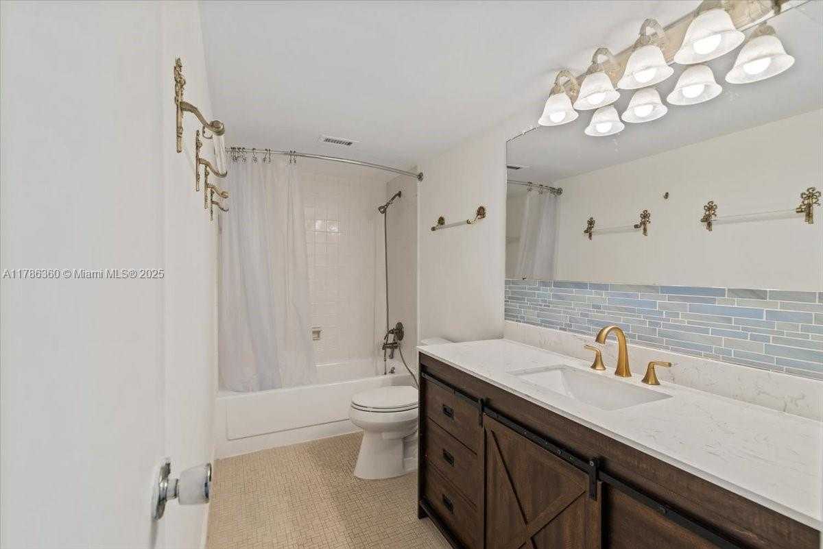 Small Image of 900 BAY DR #222, Miami Beach Number 17