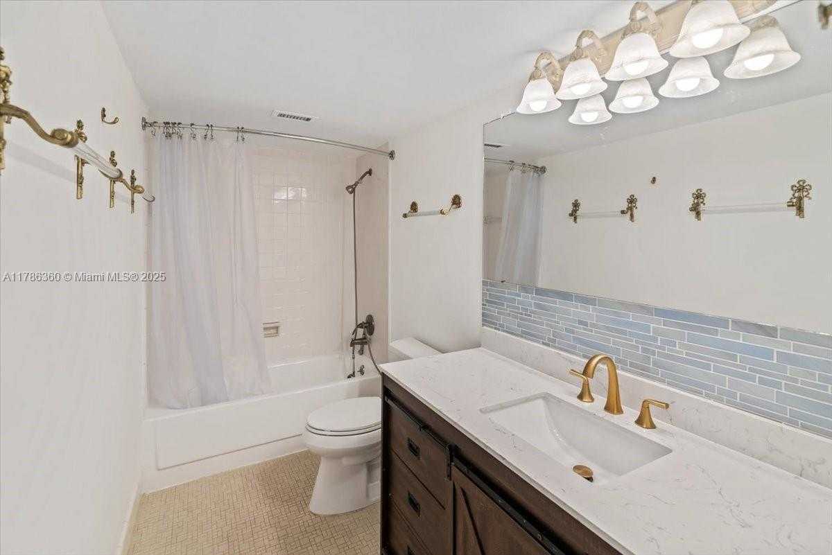 Small Image of 900 BAY DR #222, Miami Beach Number 18
