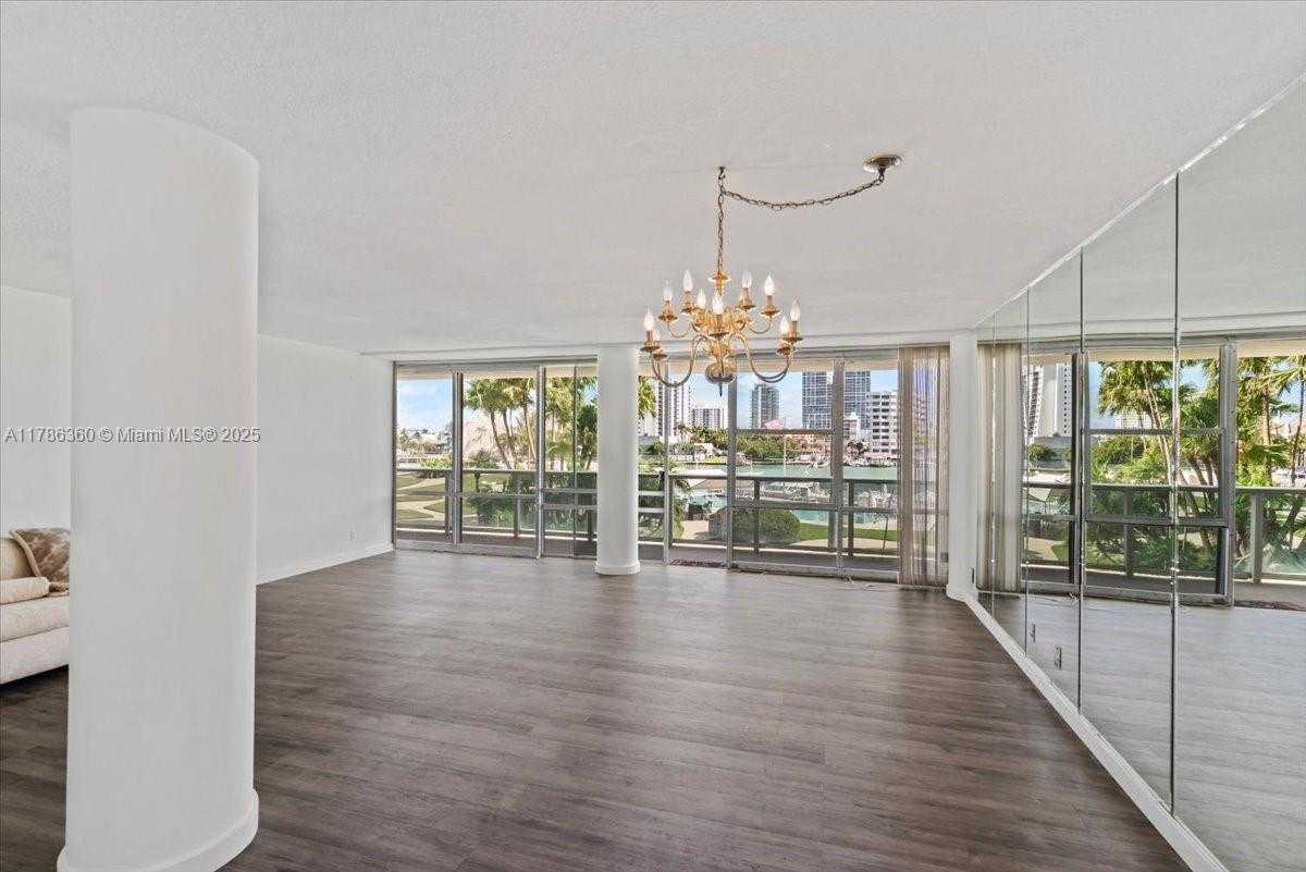 Small Image of 900 BAY DR #222, Miami Beach Number 9