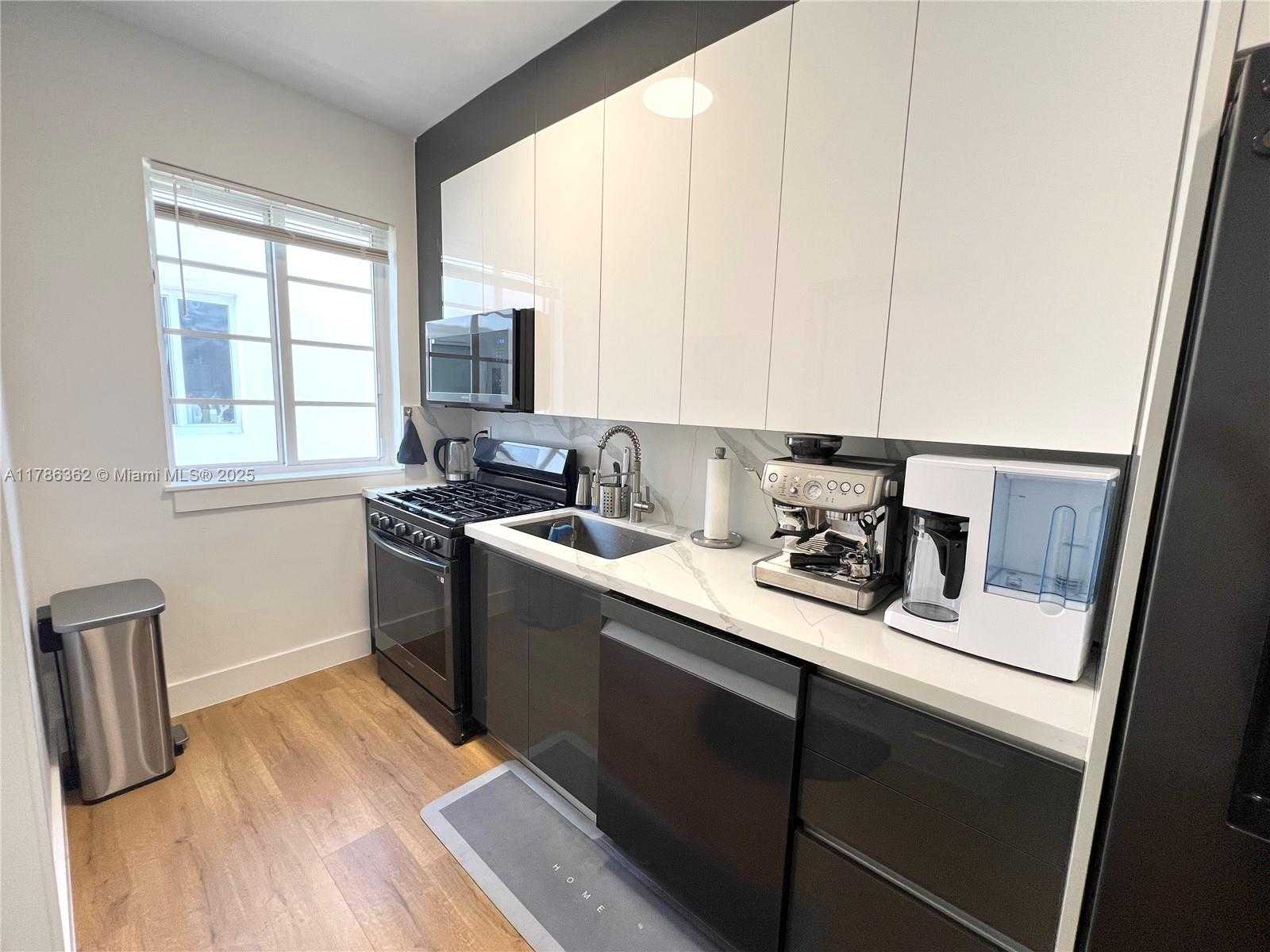 Small Image of 1136 PENNSYLVANIA AVE #12, Miami Beach Number 10