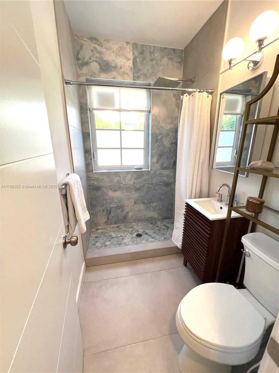 Small Image of 1136 PENNSYLVANIA AVE #12, Miami Beach Number 17