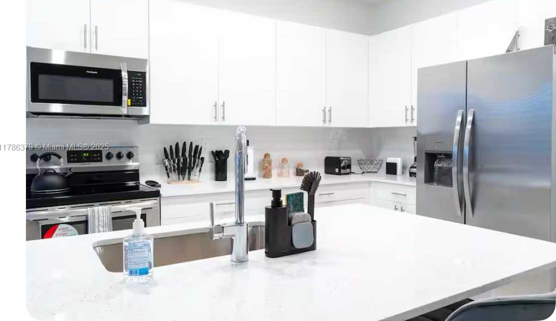 Small Image of 13623 SOUTH WEST 184TH TER, Miami Number 10