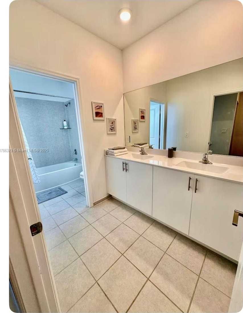 Small Image of 13623 SOUTH WEST 184TH TER, Miami Number 28