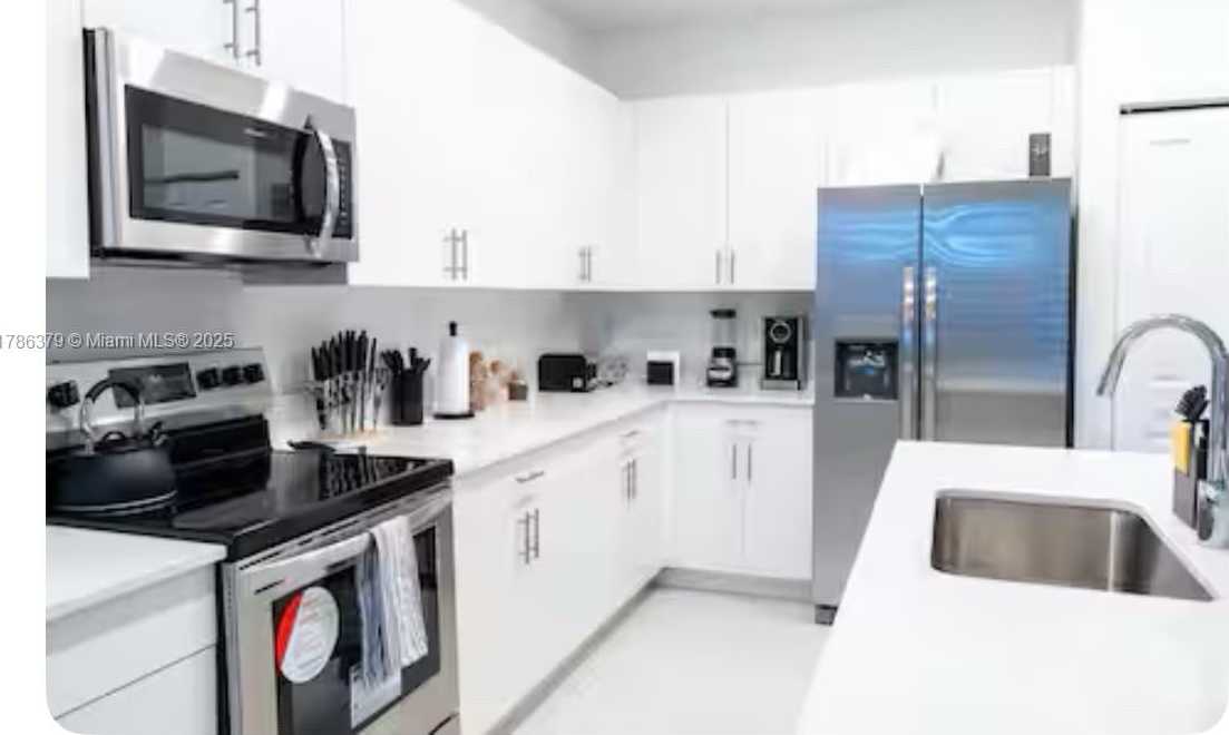 Small Image of 13623 SOUTH WEST 184TH TER, Miami Number 5