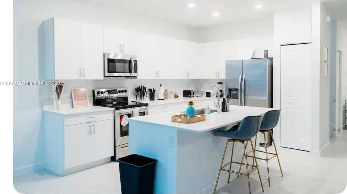 Small Image of 13623 SOUTH WEST 184TH TER, Miami Number 7