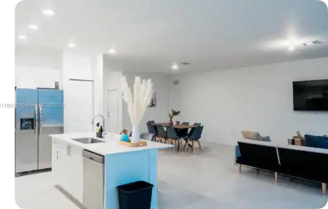 Small Image of 13623 SOUTH WEST 184TH TER, Miami Number 8