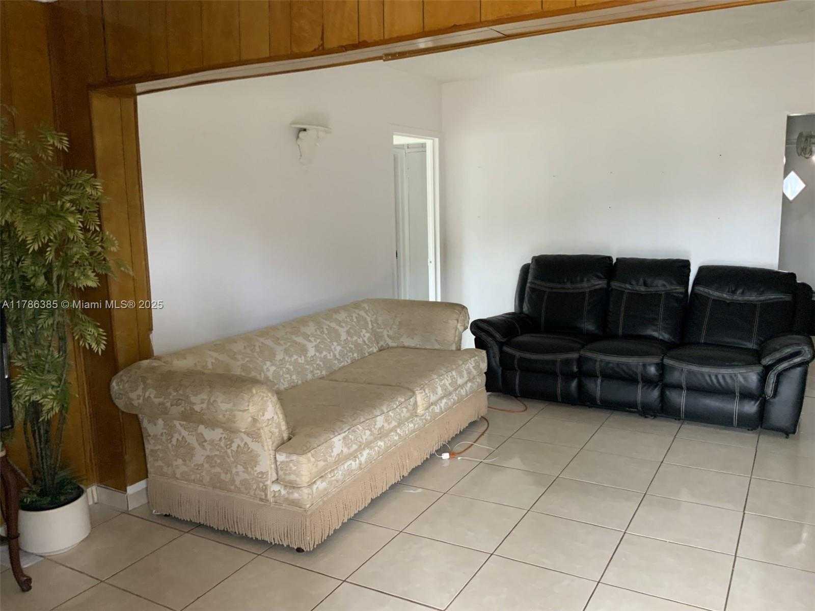Small Image of 16300 NORTH WEST 19TH CT #16300, Miami Gardens Number 3