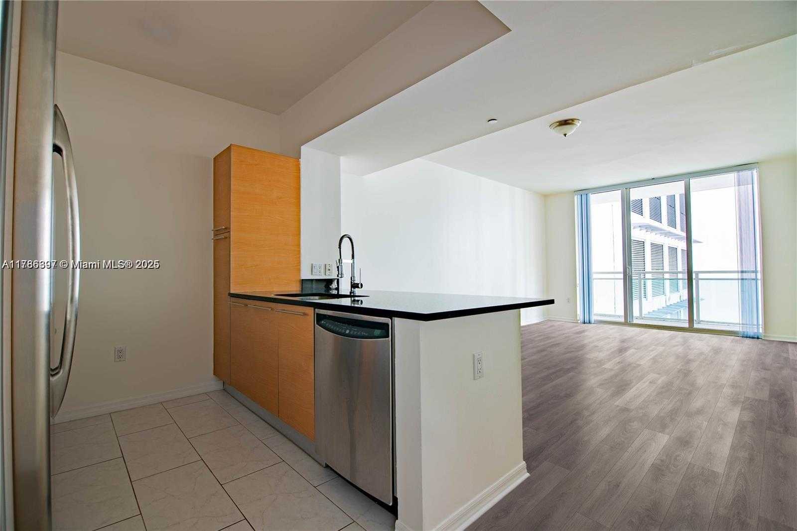Small Image of 950 BRICKELL BAY #703, Miami Number 3