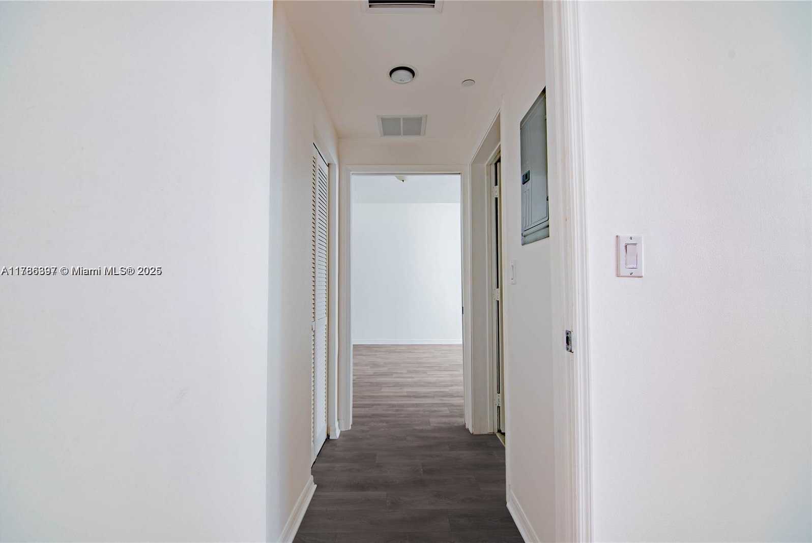 Small Image of 950 BRICKELL BAY #703, Miami Number 6